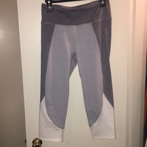 EUC Athleta gray cropped yoga pants medium